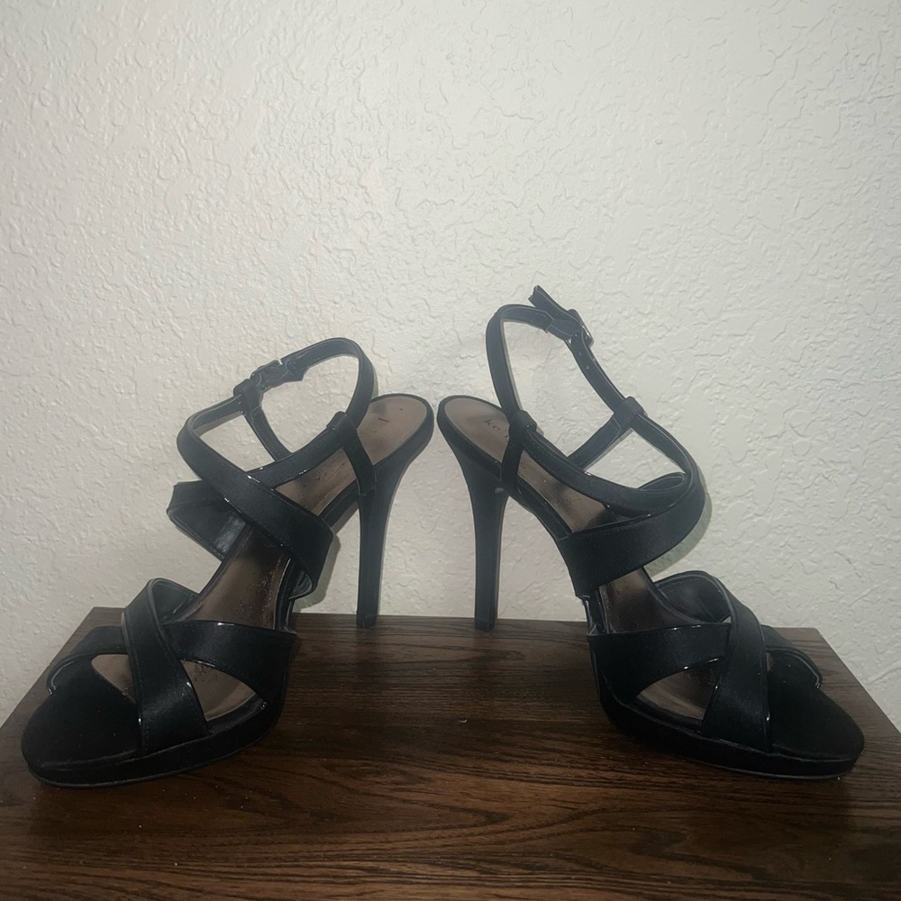 Kelly&Katie Black Strappy Heels size 9W
